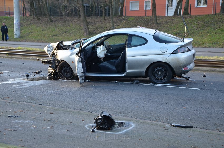 VU PKW Baum Koeln Muelheim Pfaelzischer Ring P077.JPG